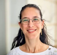 דר’ טילדה ברליה ביולוגית בהכשרה ומומחית בינה בהווה דר' טילדה ברליה ביולוגית בהכשרה ומומחית בינה בהווה